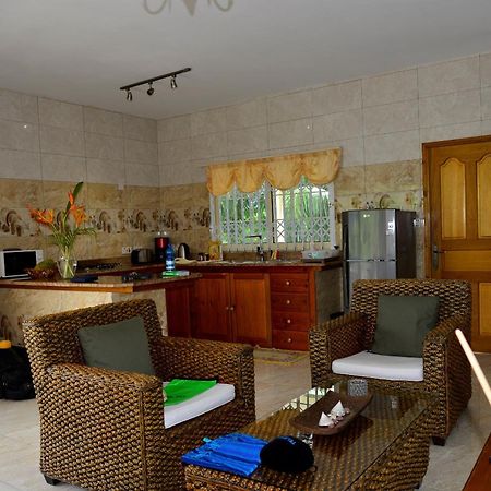 Korrine'S Cottage Horizon Beau Vallon  Luaran gambar